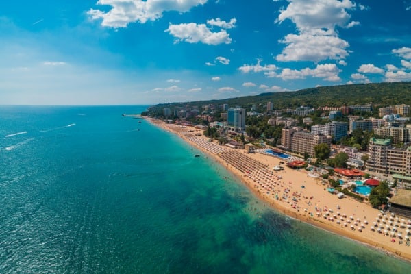 חולות הזהב בבולגריה- חופים חוליים וזהובים ומים צלולים. גן עדן של קיץ